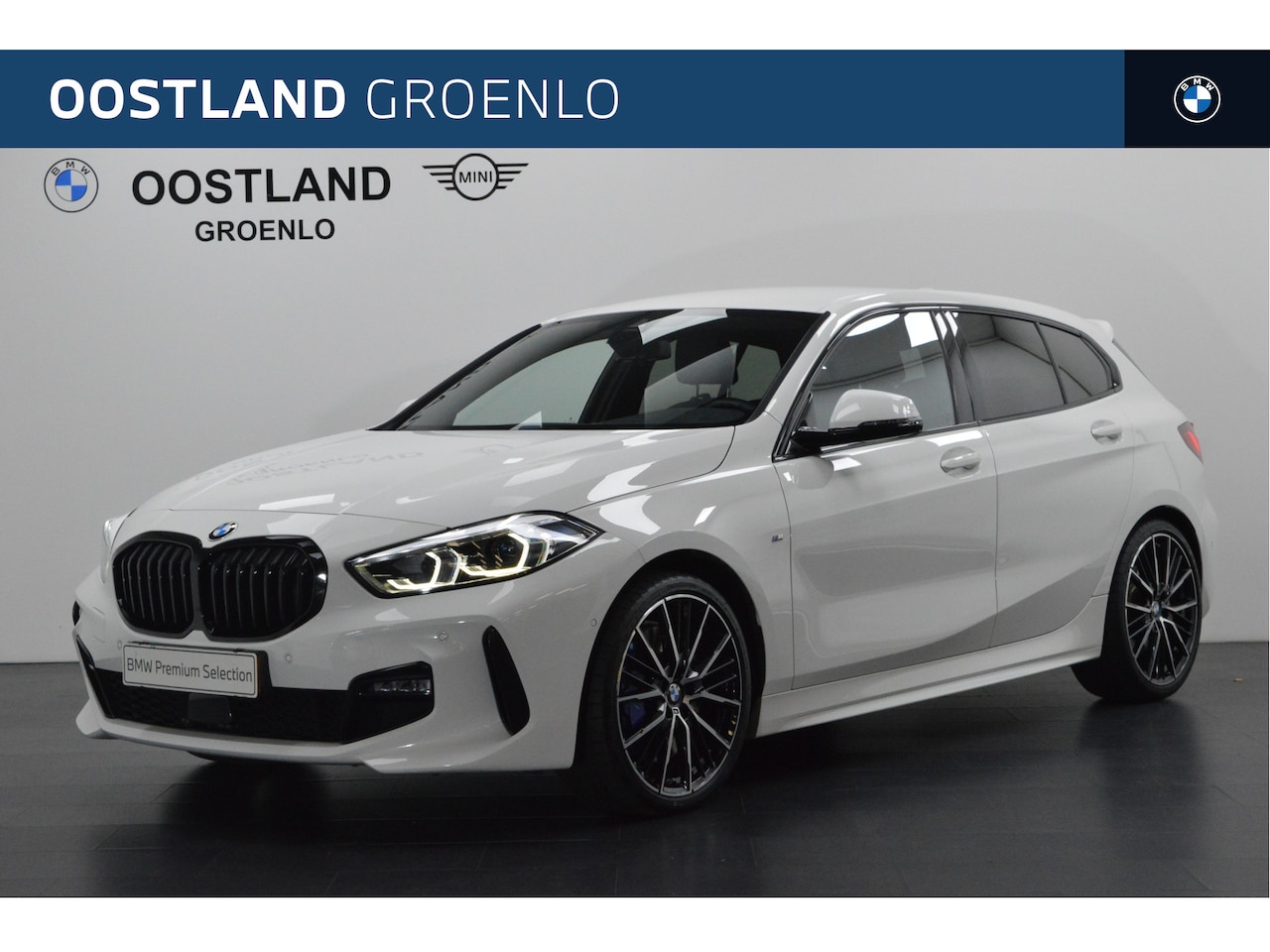 BMW 1-serie - 118i High Executive M Sport Automaat / Sportstoelen / Achteruitrijcamera / M Sportonderste - AutoWereld.nl