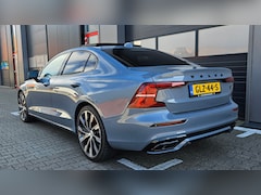 Volvo S60 - 2.0 Recharge T8 AWD R-Design 20 inch, schuifdak, HK, electrische stoelen, pilot assist, 360 graden kamera, keyless