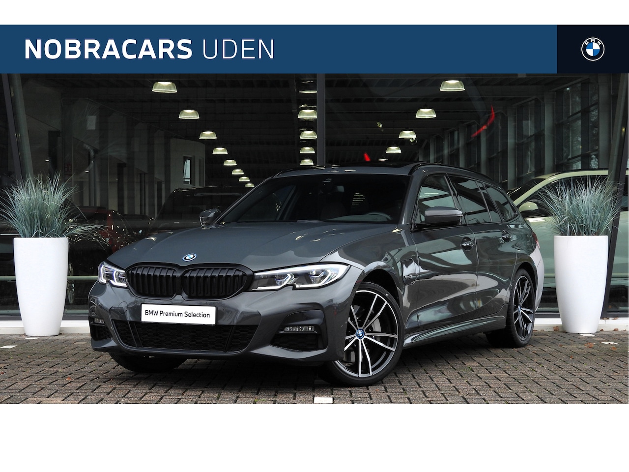 BMW 3-serie Touring - 330e High Executive M Sport Automaat / Panoramadak / Sportstoelen / Laserlight / Achteruit - AutoWereld.nl