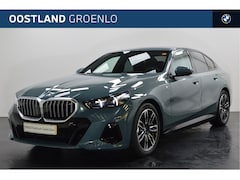 BMW 5-serie - 530e M Sport Automaat / Trekhaak / Achteruitrijcamera / Adaptieve LED / Comfort Access / P