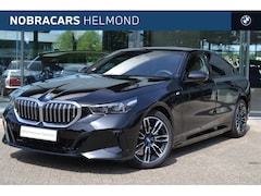 BMW 5-serie - 530e M Sport Automaat / Achteruitrijcamera / Stoelverwarming / M Sportonderstel / Adaptiev