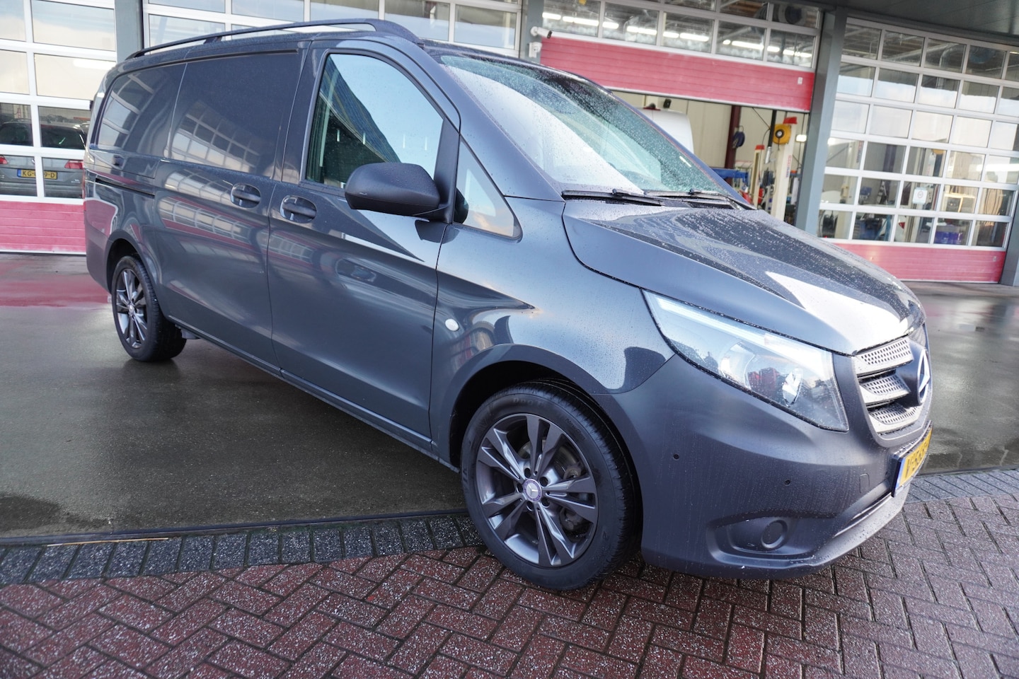 Mercedes-Benz Vito - 111 CDI 114PK Lang nr. V155 | Airco | Cruise | Trekhaak - AutoWereld.nl