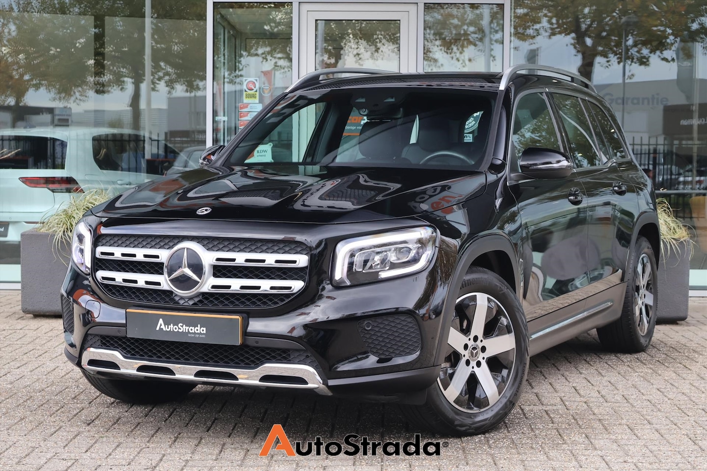 Mercedes-Benz GLB - 200 Business Solution 163PK | LED | Sfeer | Camera | Navigatie | Cruise | Climate | Carpla - AutoWereld.nl