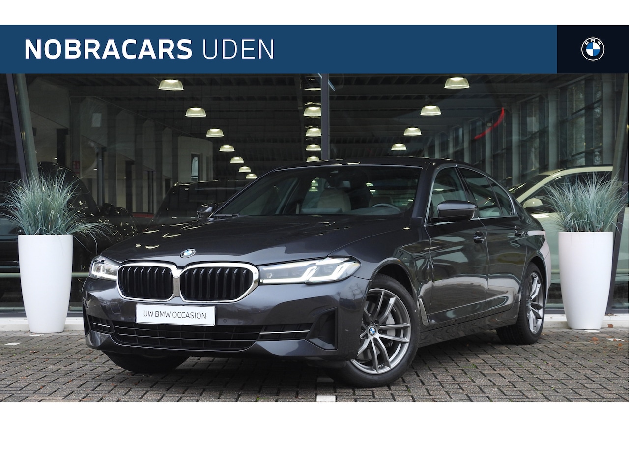 BMW 5-serie - 530e High Executive Automaat / Trekhaak / Achteruitrijcamera / Adaptieve LED / Stoelverwar - AutoWereld.nl