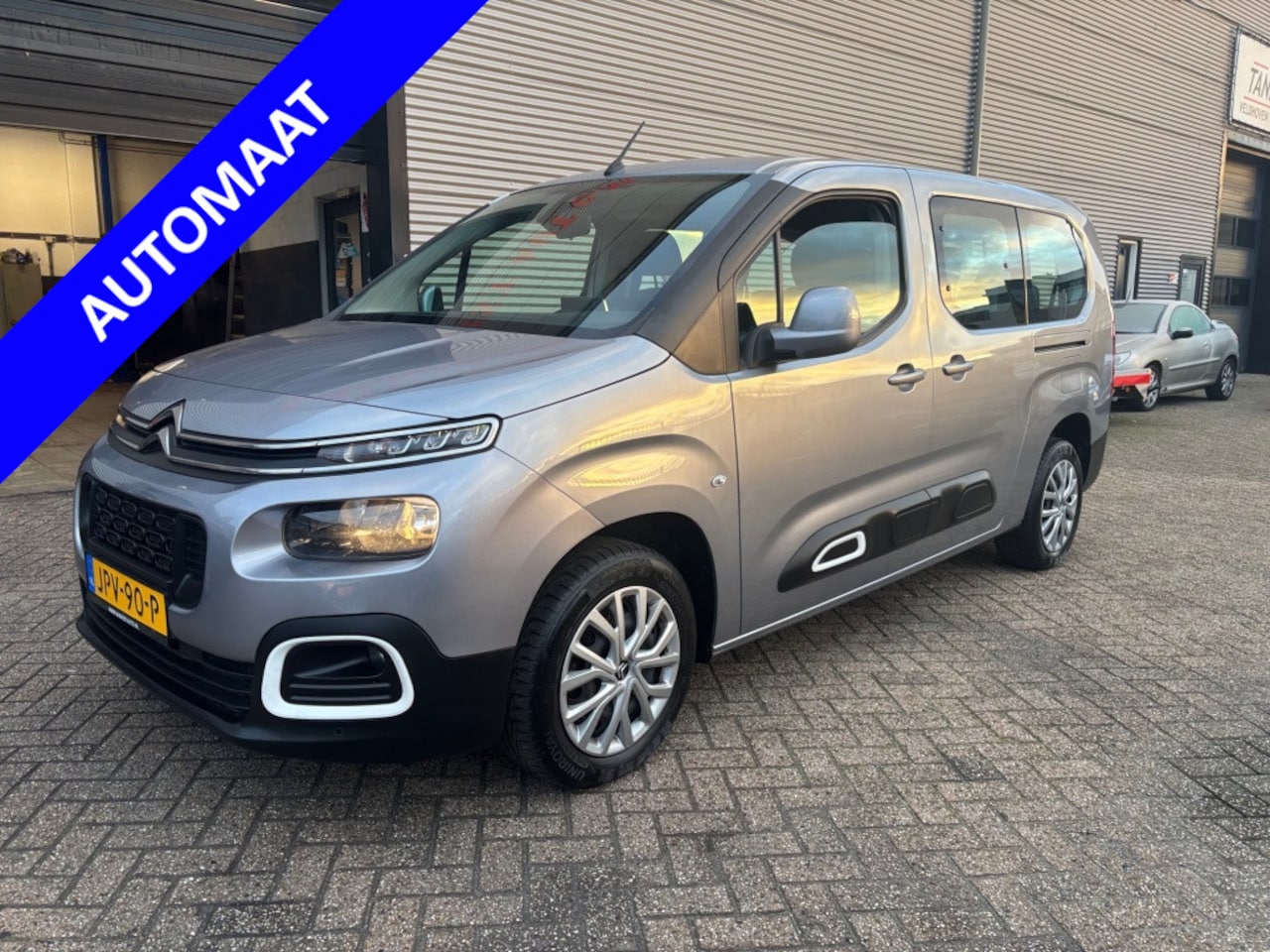 Citroën Berlingo XL - 1.2i Live 7p AUTOMAAT 130 PK NWE DISTR. 6 MND GAR | CLIMA | NAV - AutoWereld.nl