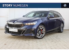 BMW 5-serie Touring - 530e M Sport Automaat / Panoramadak / Trekhaak / Stoelventilatie / Stuurverwarming / Adapt