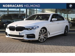 BMW 5-serie - 520i M Sport Automaat / Sportstoelen / Achteruitrijcamera / M Sportonderstel / LED / Head