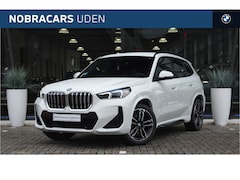 BMW X1 - sDrive20i M Sport Automaat / Trekhaak / Sportstoelen / Achteruitrijcamera / M Adaptief ond