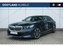 BMW 5-serie - 530e M Sport Automaat / Panoramdak / Trekhaak / Achteruitrijcamera / M Sportonderstel / Ad