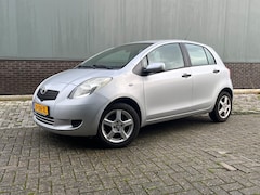 Toyota Yaris - 1.0 VVTi Spirit