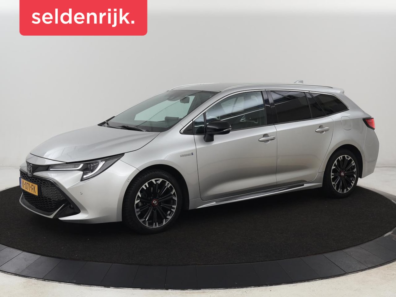 Toyota Corolla - 1.8 Hybrid GR-Sport | Trekhaak | Stoelverwarming | Carplay | Camera | Sportstoelen | Park - AutoWereld.nl