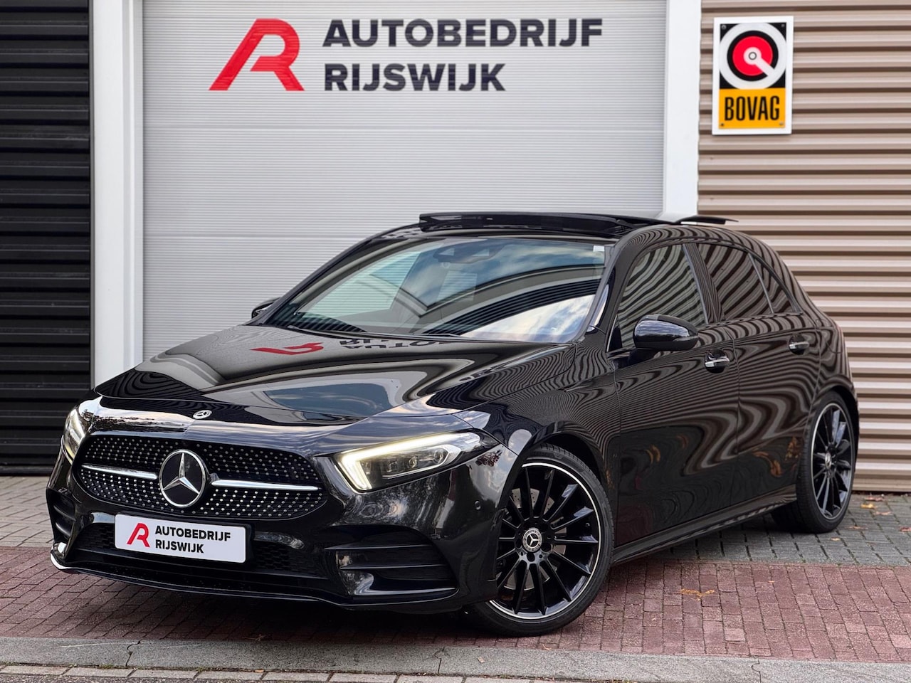 Mercedes-Benz A-klasse - 250 4MATIC Premium Plus Pano/360/Burmester - AutoWereld.nl