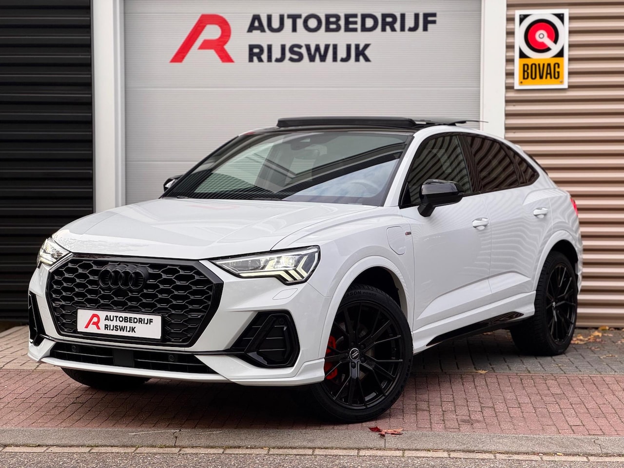 Audi Q3 Sportback - 45 TFSI e S Edition Pano/Leer/Sfeer/Keyless/Matrix - AutoWereld.nl