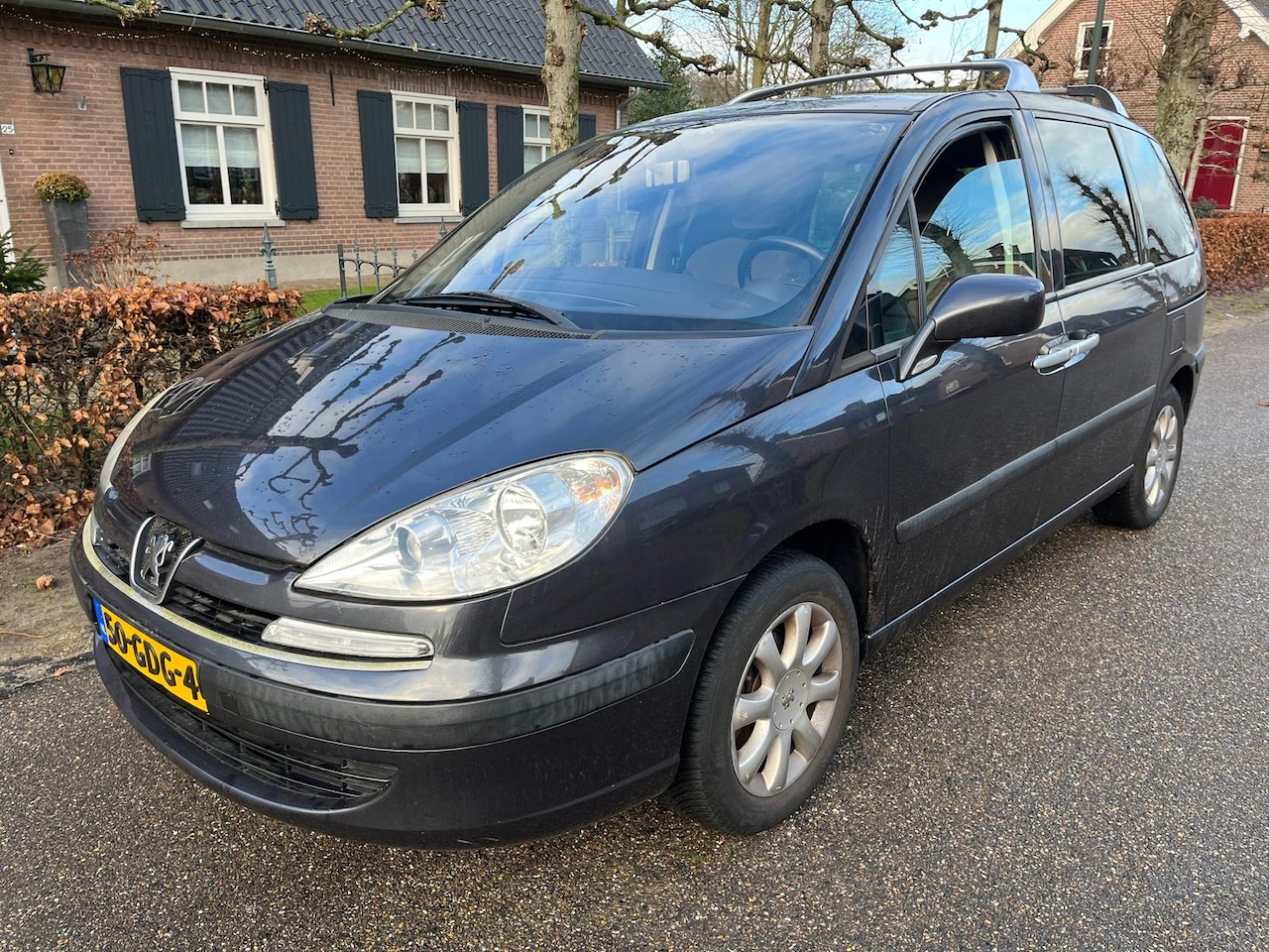 Peugeot 807 - 2.0 16V 8-pers. - AutoWereld.nl