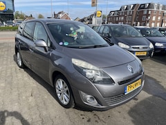 Renault Grand Scénic - 2.0 automaat lees tekst