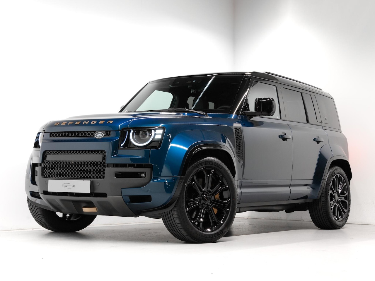 Land Rover Defender 110 - 4.4 P635 110 Octa 4.4 P635 110 Octa - AutoWereld.nl