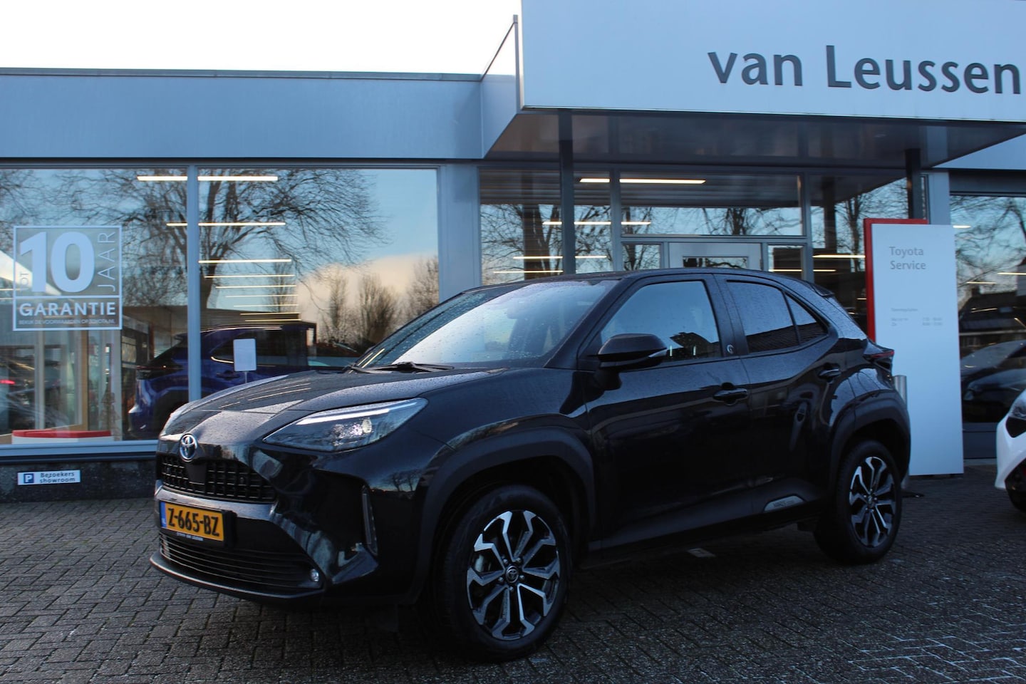 Toyota Yaris Cross - 1.5 Hybrid DYNAMIC TREKHAAK ALL SEASONS DODEHOEK DETECTIE SENSOREN V+A STUUR&STOELVERW. - AutoWereld.nl