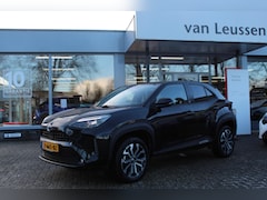 Toyota Yaris Cross - 1.5 Hybrid DYNAMIC TREKHAAK ALL SEASONS DODEHOEK DETECTIE SENSOREN V+A STUUR&STOELVERW