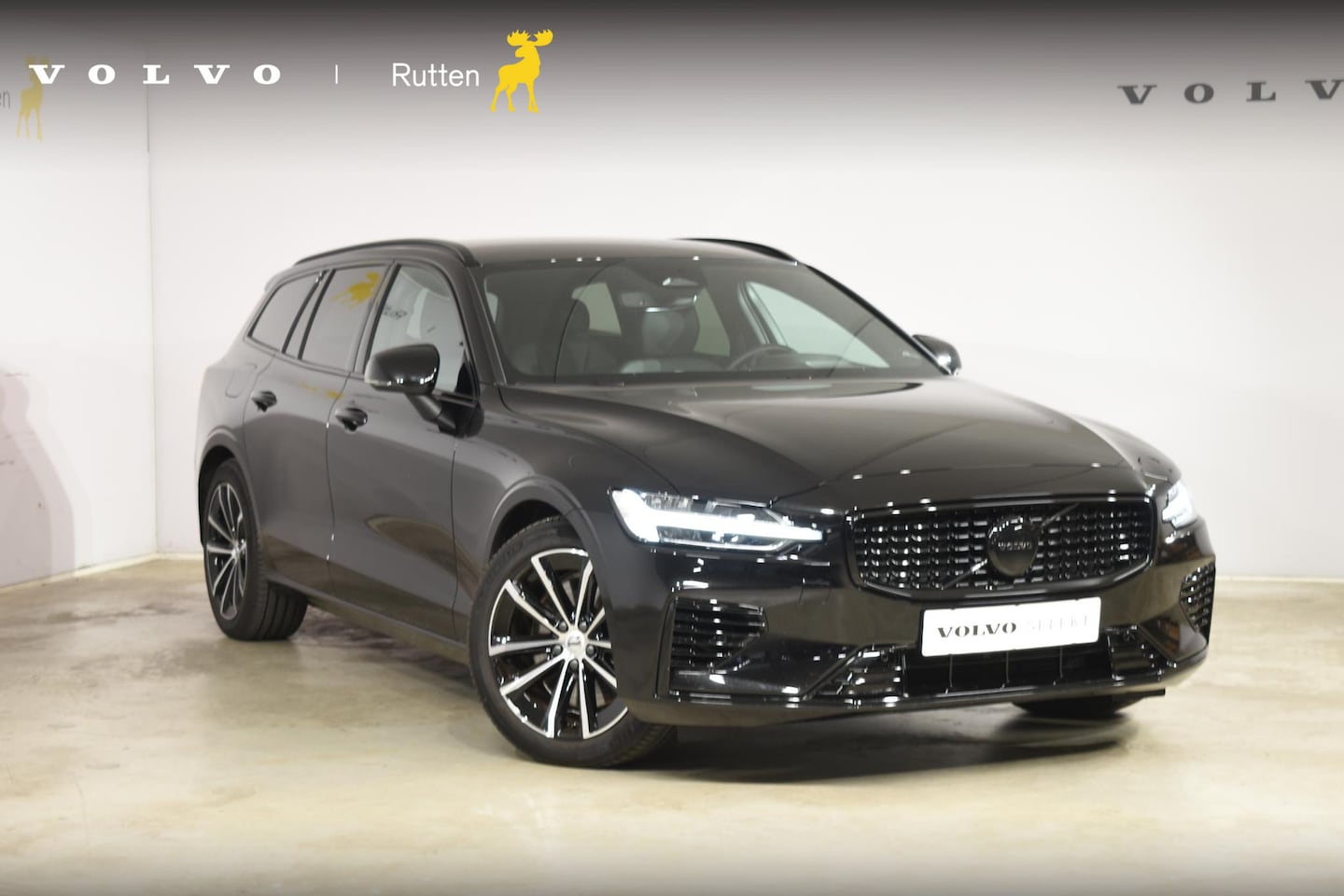 Volvo V60 - T6 350PK Automaat Plug-in hybrid AWD Plus Dark - AutoWereld.nl