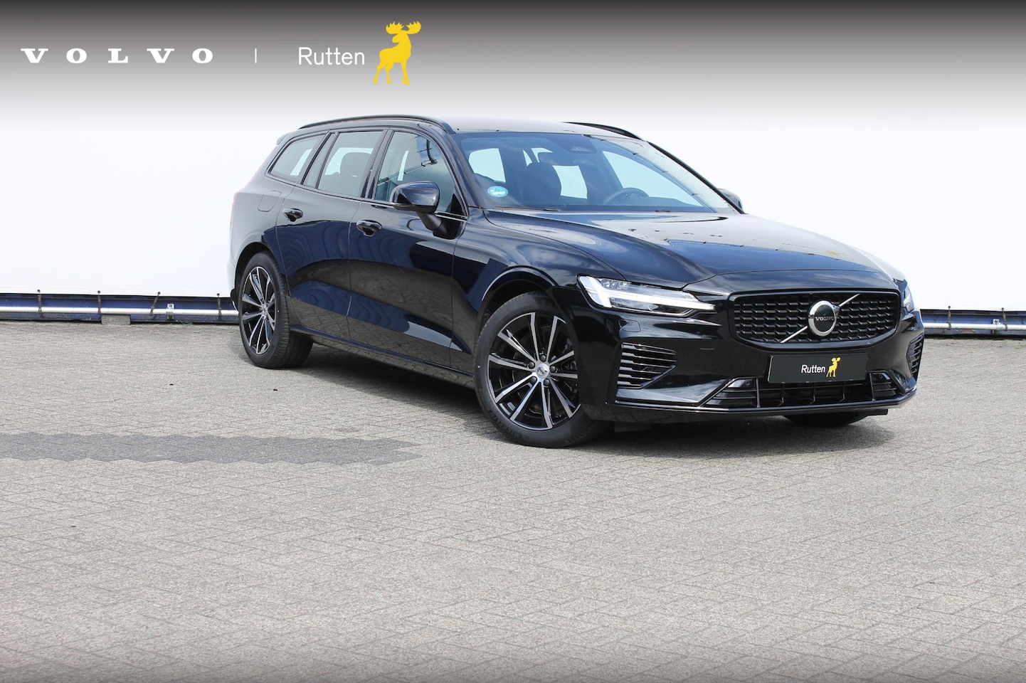 Volvo V60 - T6 350PK Automaat Plug-in hybrid AWD Plus Dark Long Range / Google infotainment / Cruise C - AutoWereld.nl