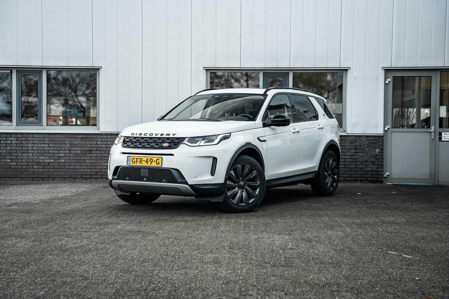 Land Rover Discovery Sport - P300e 1.5 R-Dynamic HSE - AutoWereld.nl