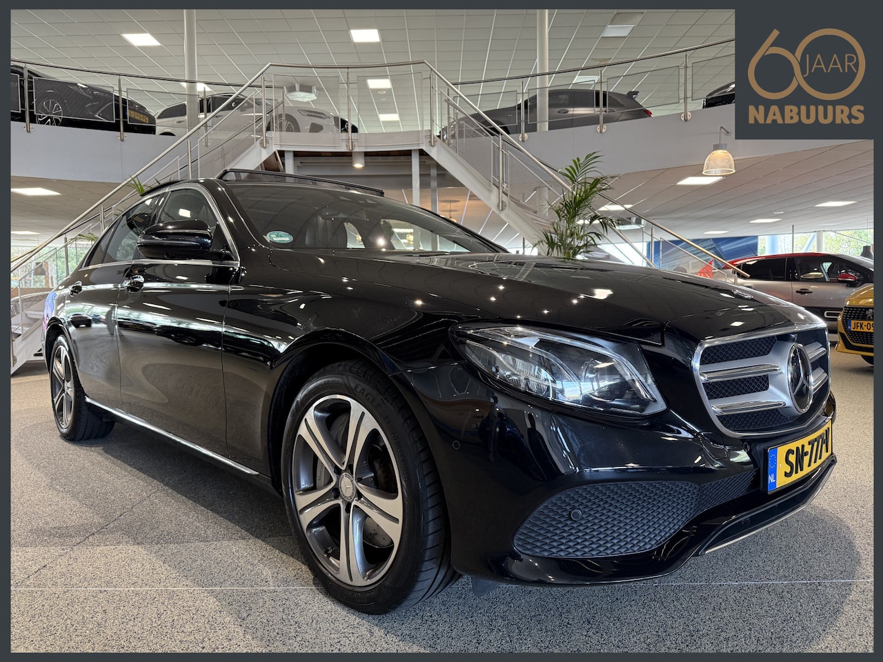 Mercedes-Benz E-klasse - 400 4Matic 400 4Matic, Pano, Soft-close, Luchtvering, Massage - AutoWereld.nl