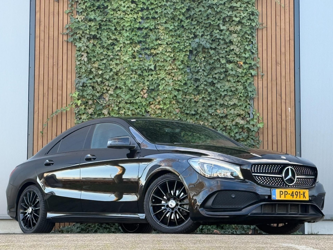 Mercedes-Benz CLA-Klasse - 180 AMG Art Edition|Edition one|Camera|Alcantara - AutoWereld.nl