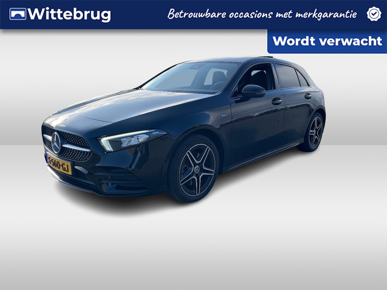 Mercedes-Benz A-klasse - 250 e AMG Line / Pano / Navigatie / App connect / Camera / Parkeersensoren V+A / Stoelverw - AutoWereld.nl
