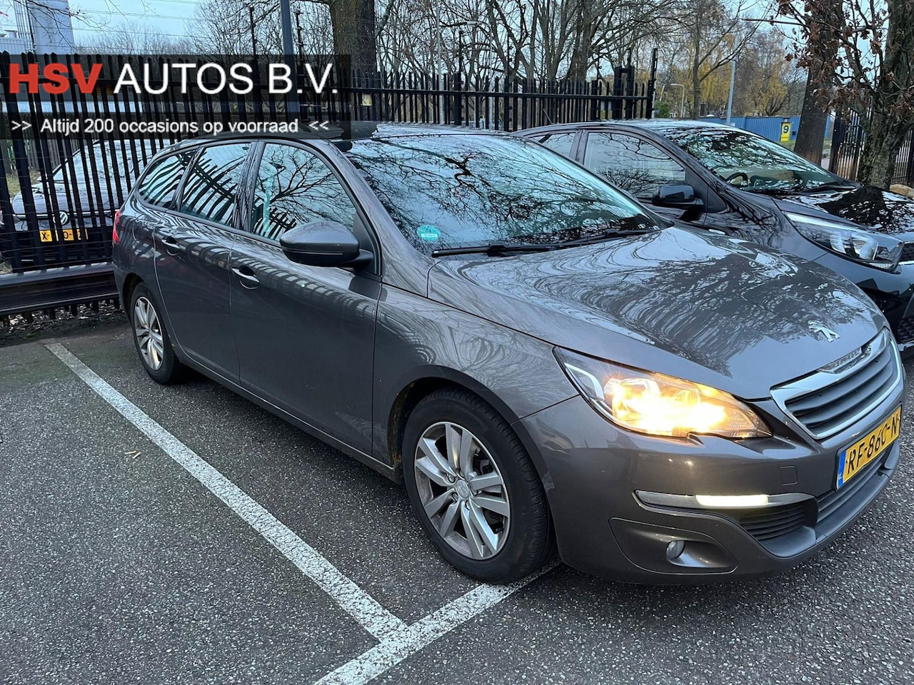 Peugeot 308 SW - 1.2 PureTech Blue Lease Executive 1.2 PureTech Blue Lease Executive - AutoWereld.nl