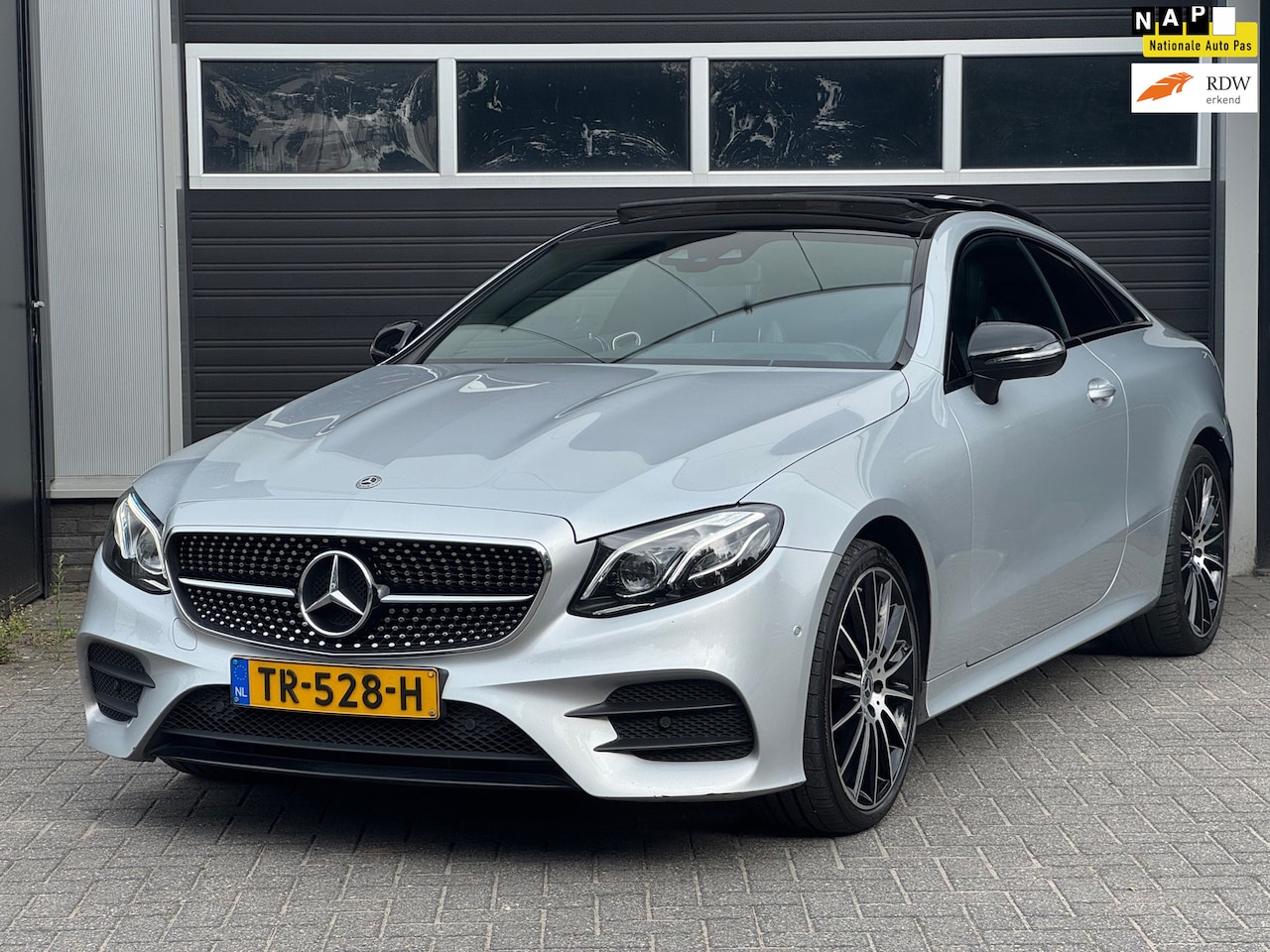 Mercedes-Benz E-klasse Coupé - 220 d Premium Multibeam, Pano, Adaptive Cruise, HUD, NAP - AutoWereld.nl