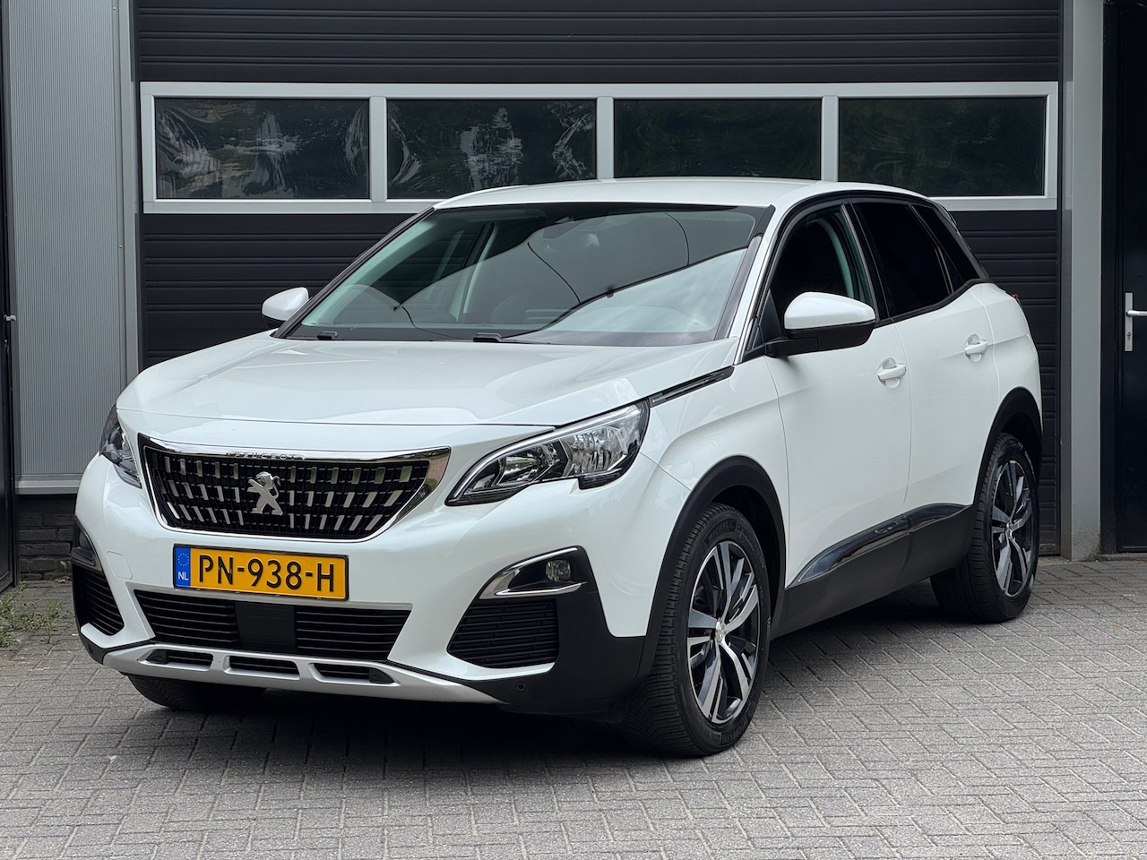 Peugeot 3008 - 1.2 PureTech Allure Automaat, Keyless, Cruise, 360 Camera, NAP - AutoWereld.nl