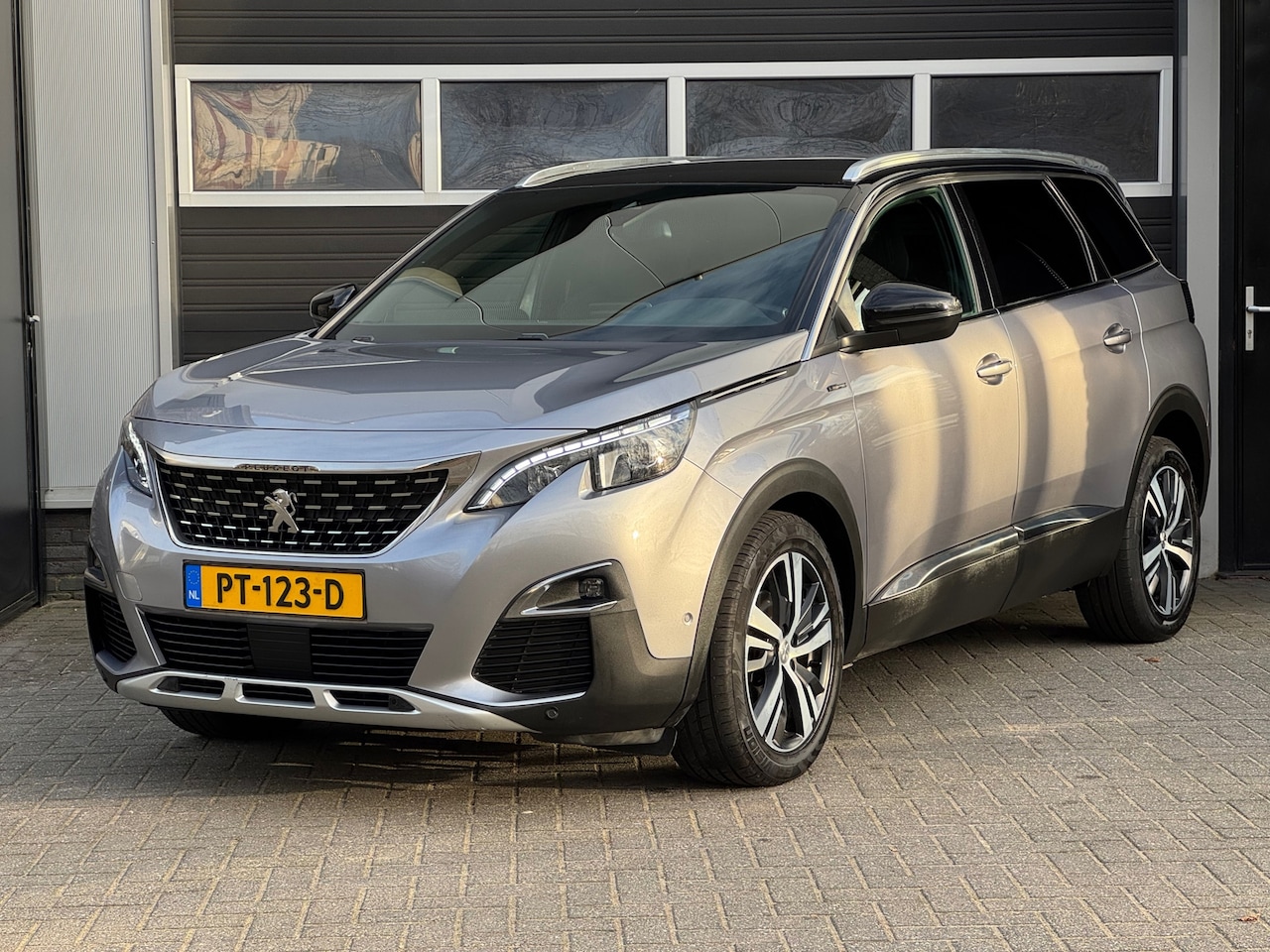 Peugeot 5008 - 1.6 e-THP GT-Line 7P LED, Navi, Cruise, NAP - AutoWereld.nl