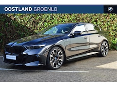 BMW 5-serie - 530e M Sport Automaat / Trekhaak / Adaptieve LED / Parking Assistant Professional / Comfor
