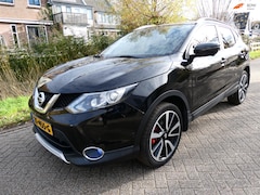 Nissan Qashqai - 1.2 Premier Ed. Clima Leder Navi Panorama Trekhaak 1200kg