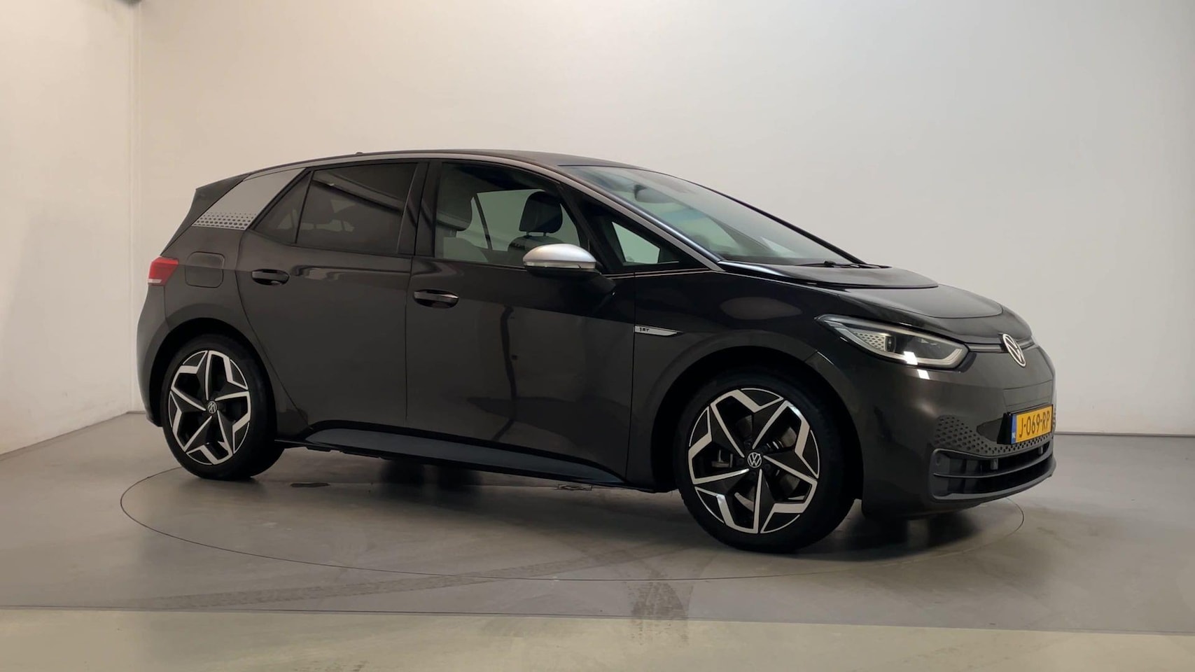 Volkswagen ID.3 - First Plus 58 kWh LED Camera Stoelverwarming Navigatie - AutoWereld.nl