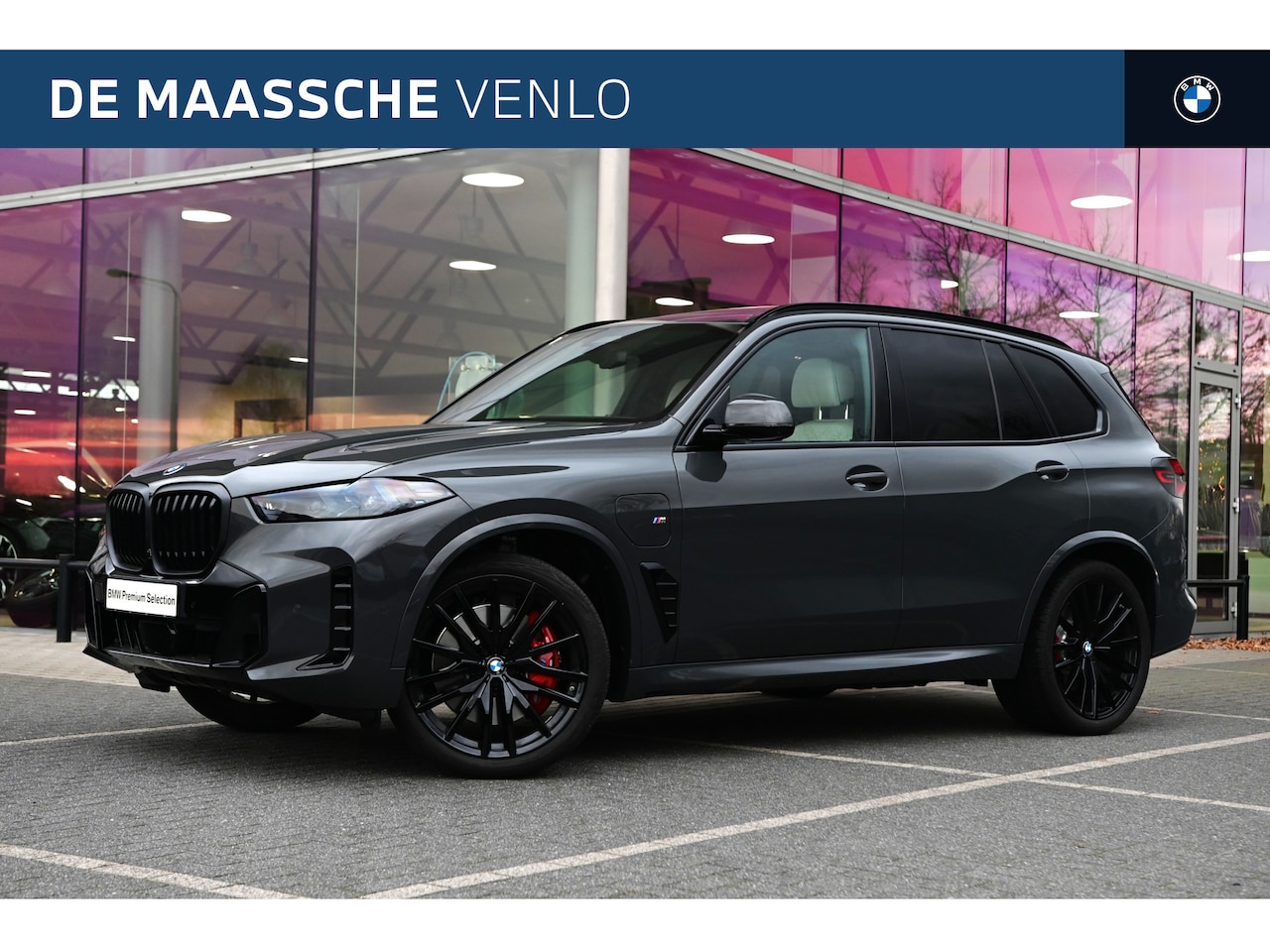 BMW X5 - xDrive50e High Executive M Sport Automaat / Panoramadak / Trekhaak / Soft-Close / Massagef - AutoWereld.nl