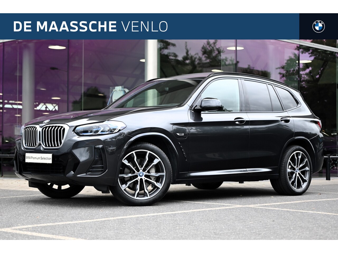 BMW X3 - xDrive30e High Executive M Sport Automaat / Panoramadak / Trekhaak / Laserlight / Sportsto - AutoWereld.nl