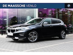 BMW 1-serie - 118i Sport Line Automaat / Trekhaak / Sportstoelen / LED / Live Cockpit Professional / Cru