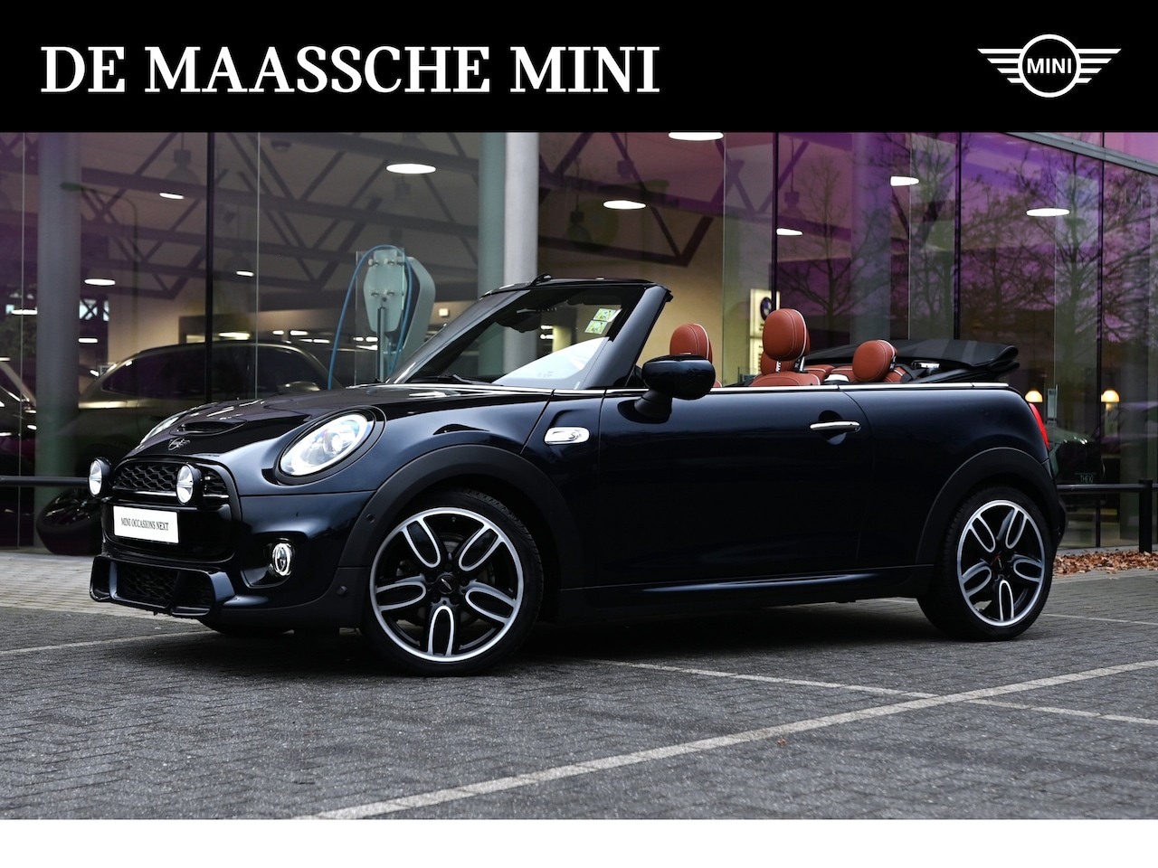 MINI Cabrio - Cooper S JCW Automaat / Achteruitrijcamera / Comfort Access / LED / Harman-Kardon / Park A - AutoWereld.nl