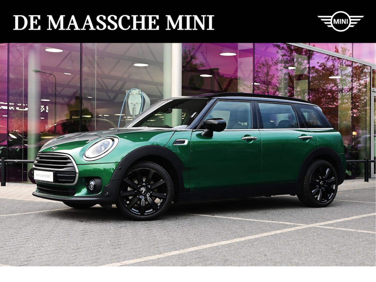 MINI Clubman - Cooper Automaat / Panoramadak / Achteruitrijcamera / Comfort Access / LED / Stoelverwarmin - AutoWereld.nl