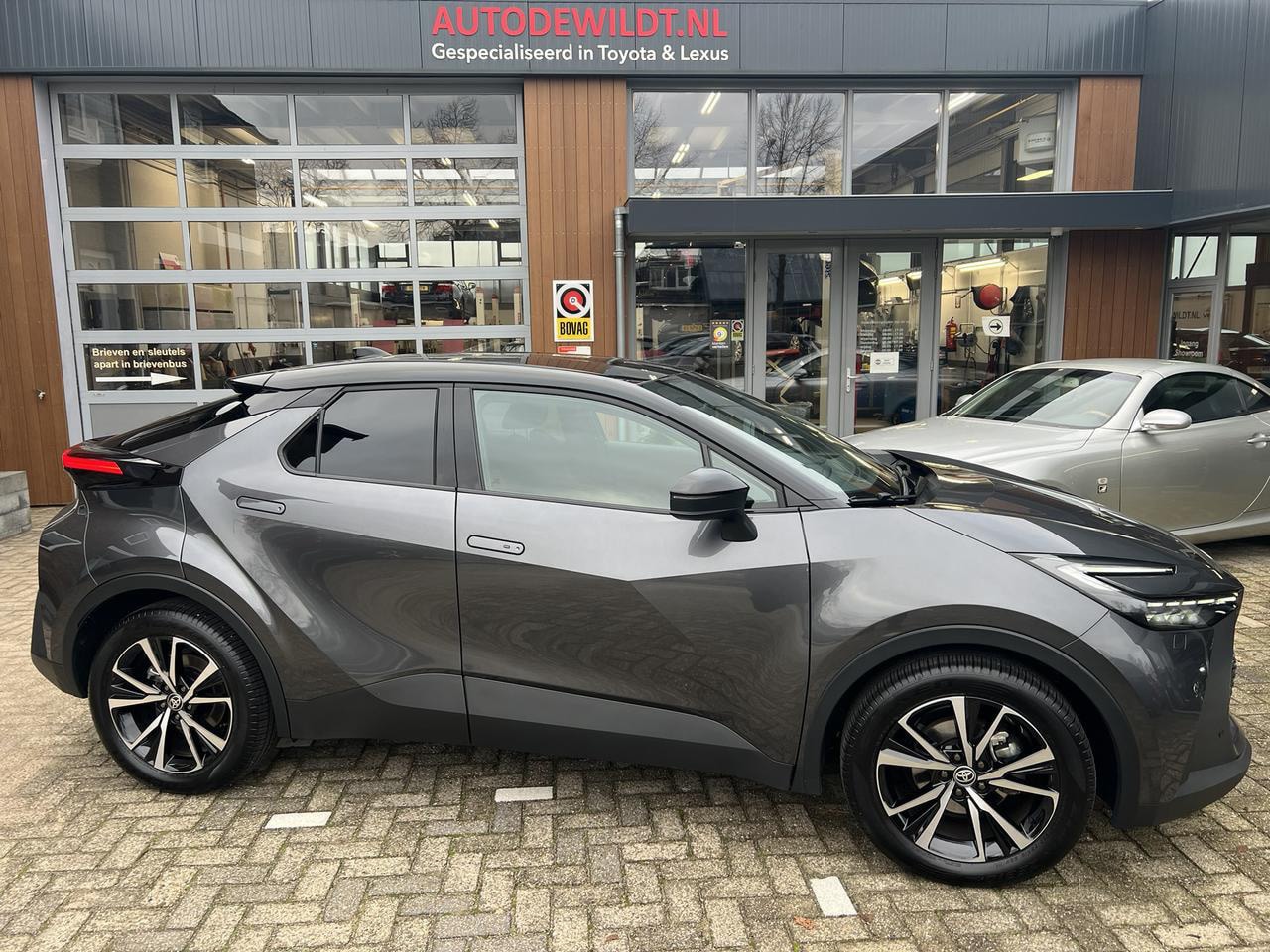 Toyota C-HR - 1.8 Hybrid 140 Style A/T + FABRIEKSGARANTIE - AutoWereld.nl