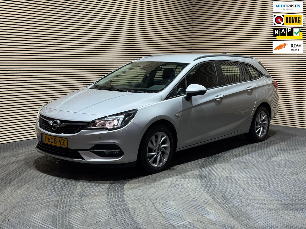 Opel Astra Sports Tourer - 1.2 Edition | Carplay | 1e eigenaar | Camera - AutoWereld.nl
