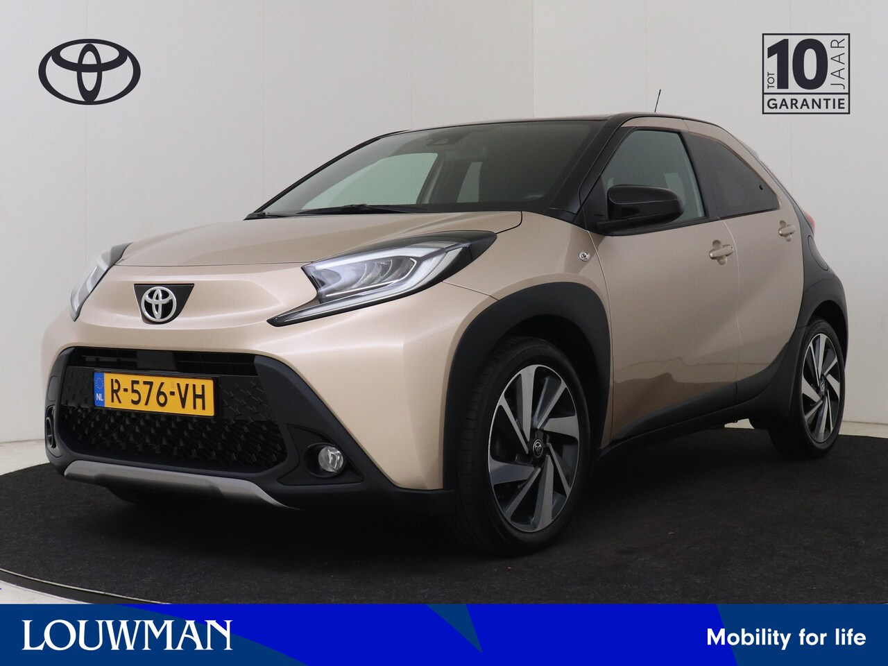 Toyota Aygo X - 1.0 VVT-i S-CVT Envy | Half lederen bekleding | Achteruitrijcamera | - AutoWereld.nl