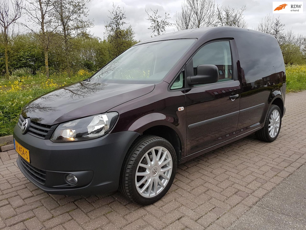 Volkswagen Caddy - 1.6 TDI /Airco/Cruise/Trekhaak/17"/Nieuwstaat ! - AutoWereld.nl
