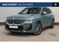 BMW X1 - sDrive20i M Sport Automaat / Panoramadak / Trekhaak / Sportstoelen / Achteruitrijcamera /