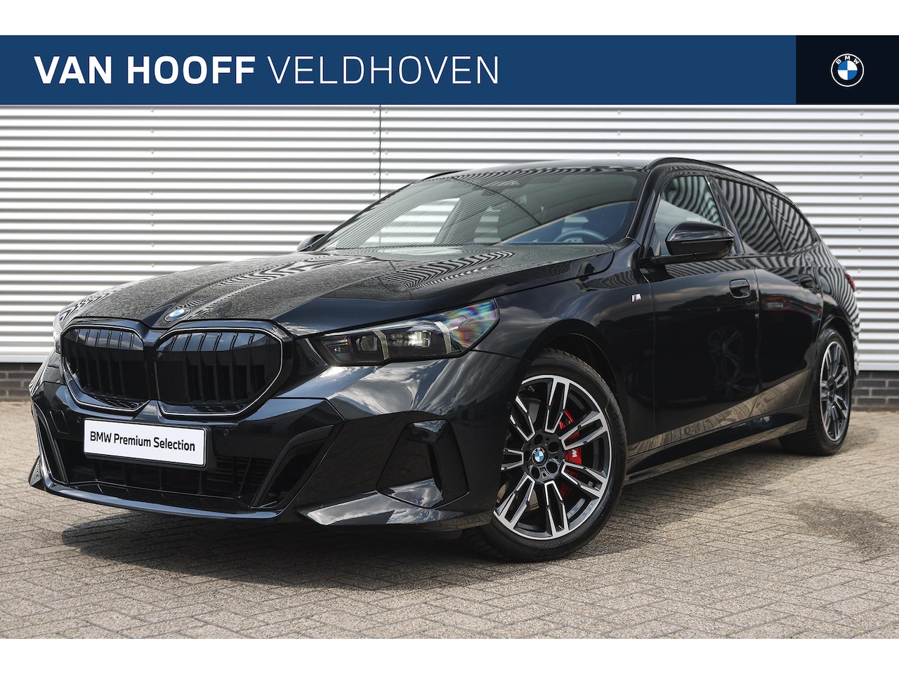 BMW 5-serie Touring - 540d xDrive M Sport High Executive Automaat / Panoramadak / Trekhaak / Bowers & Wilkins / - AutoWereld.nl