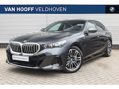 BMW 5-serie - 550e xDrive M Sport Automaat / Trekhaak / Adaptief onderstel professional / Comfort Access