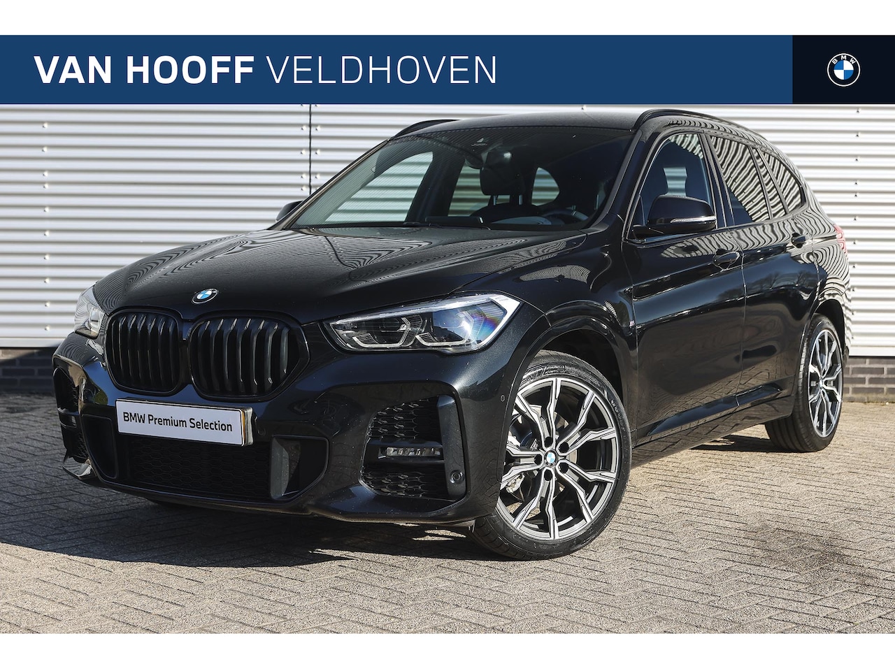 BMW X1 - sDrive18i High Executive M Sport Automaat / Sportstoelen / Achteruitrijcamera / Adaptieve - AutoWereld.nl
