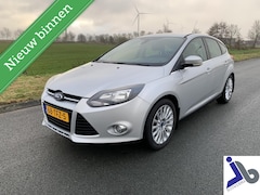 Ford Focus - 1.6 Clima, Leer, PDC, Trekhaak, Stoelverwarming 1.6 TI-VCT Titanium