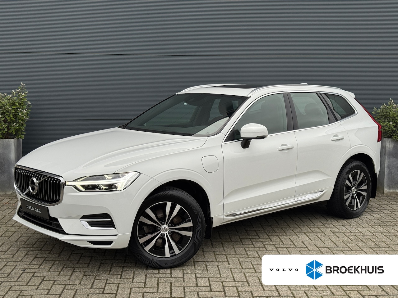 Volvo XC60 - 2.0 Recharge T6 AWD Business Pro | Panoramadak | Leder | Trekhaak | Camera | - AutoWereld.nl